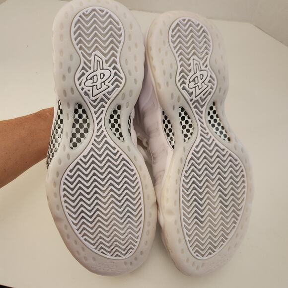 White/White Nike Air Foamposite One Sneaker Men\'s US 9.5